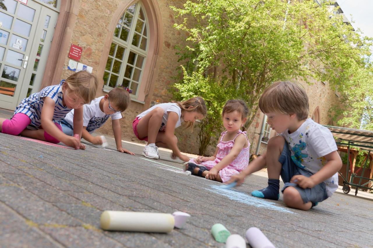 Ev.Familienferien-Und Bildungsstaette Ebernburg Hotel Bad Münster am Stein-Ebernburg Buitenkant foto